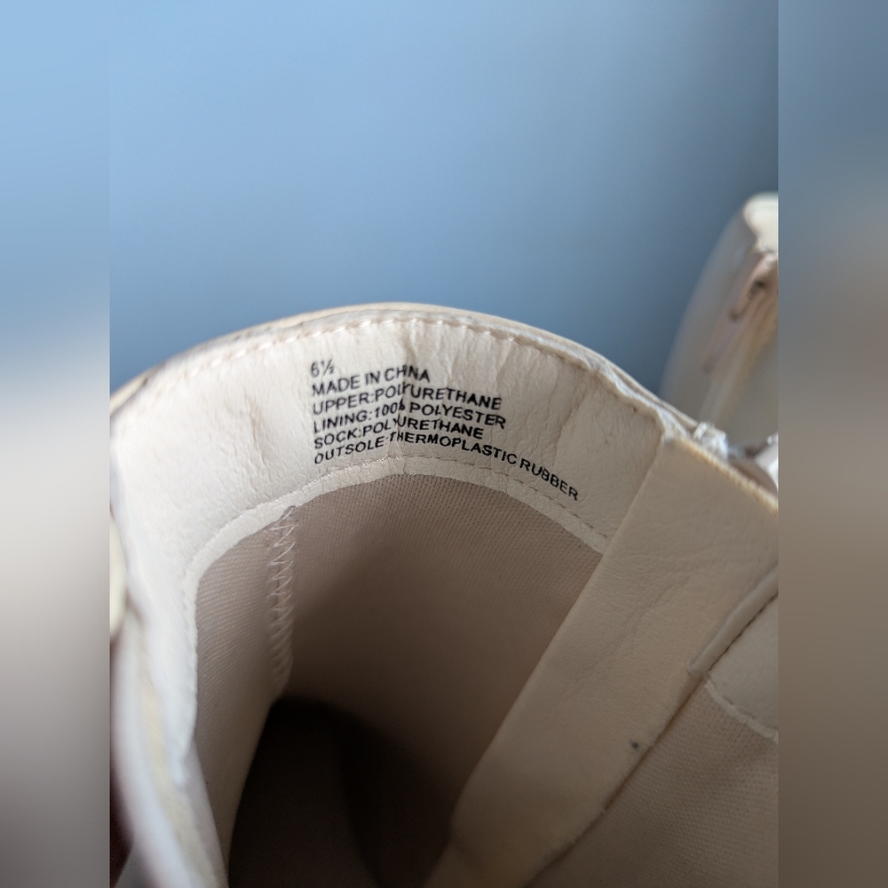American Eagle Cream Chelsea Boots - Picture 15 of 16